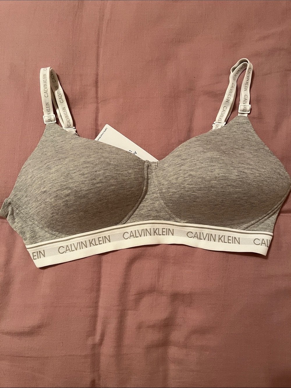 NWT Calvin Klein Gray  Wireless Convertible Bra - Picture 3 of 3